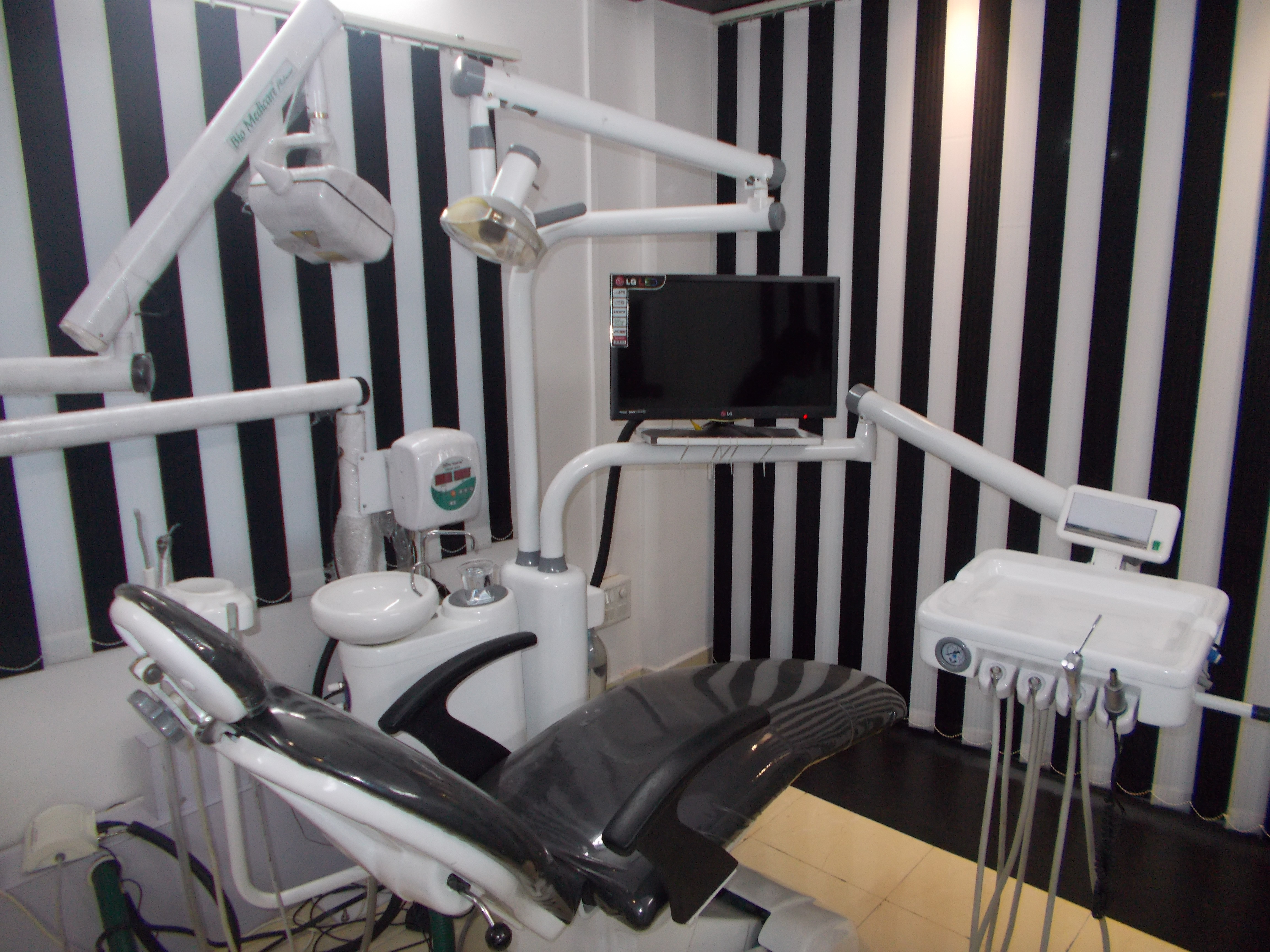 AR 32 Dental Chair 1